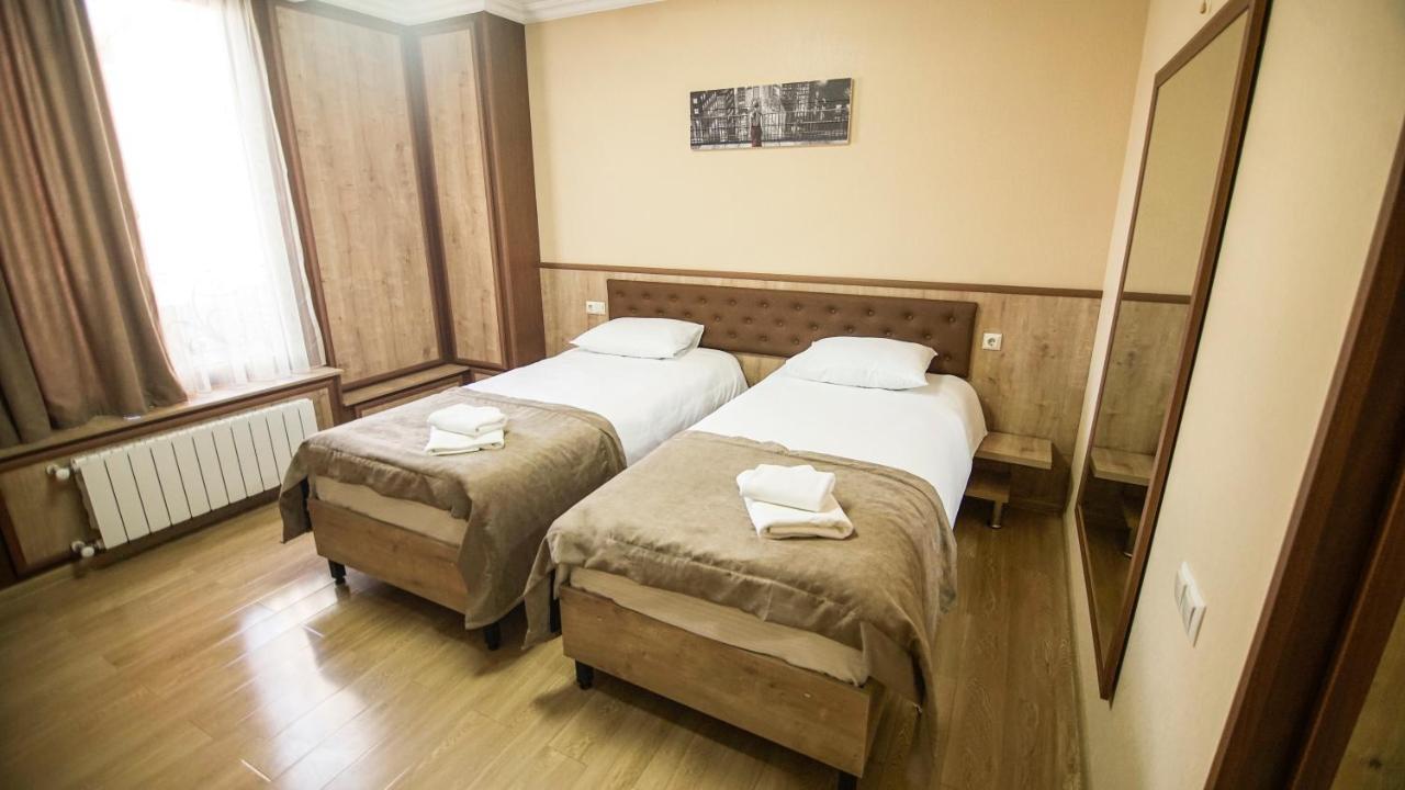 Hotel Juralius Tbilisi Ngoại thất bức ảnh