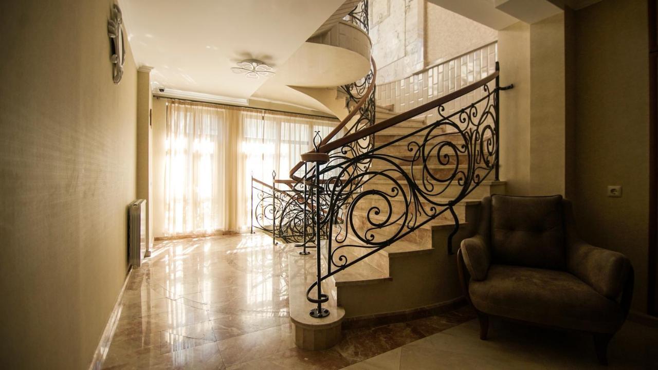 Hotel Juralius Tbilisi Ngoại thất bức ảnh